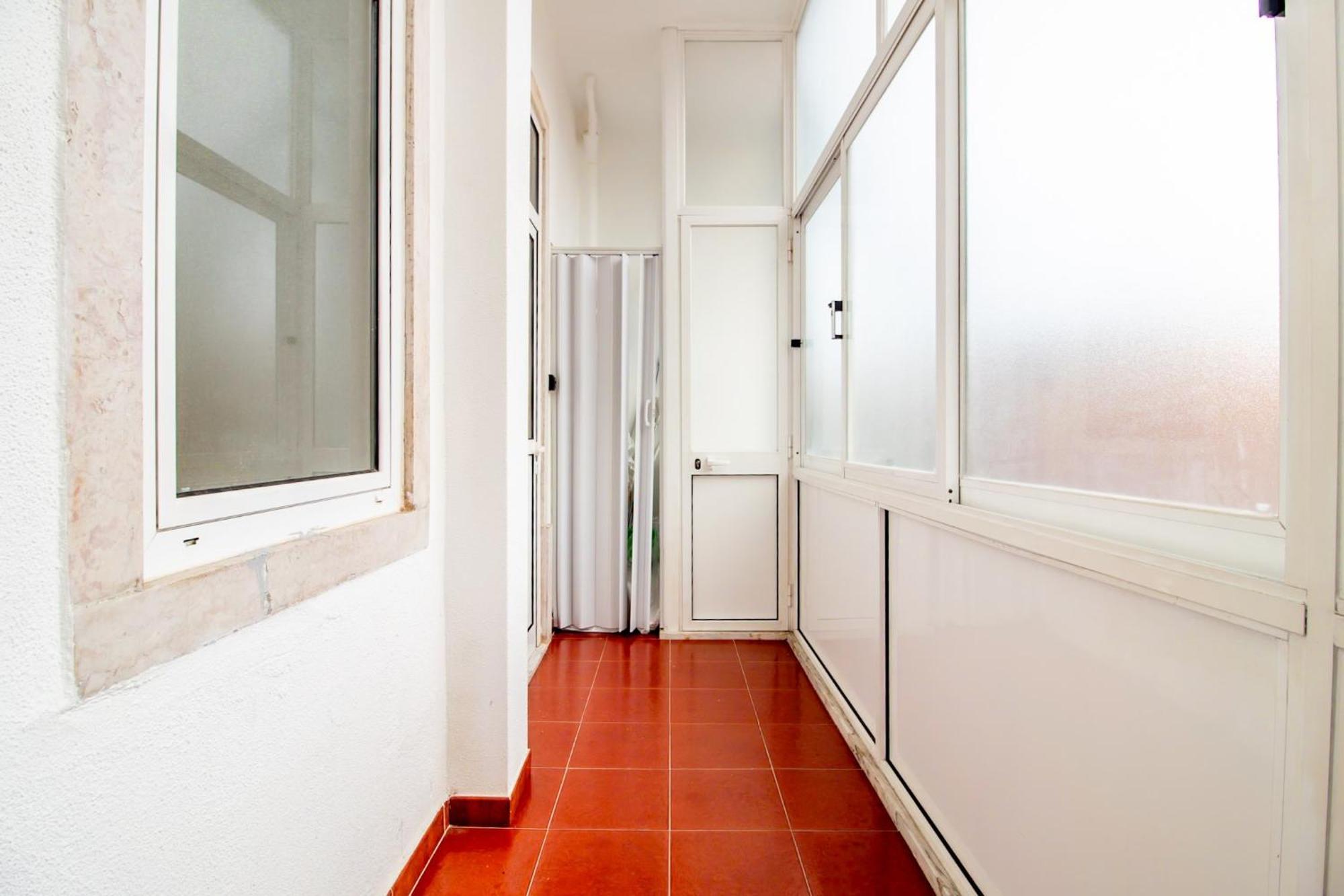 Arroios - Second Floor Guest house